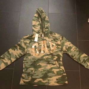 Kids camo gap jacket size Xl (12)